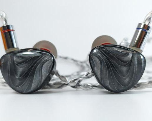 TIN HiFi P1 MAX 2- обзор внутриканальных планаров с отличным звучанием