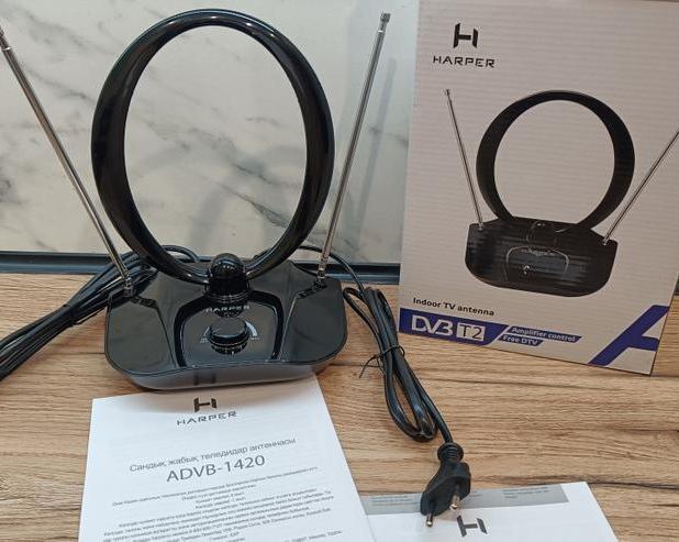 Обзор комнатной телевизионной антенны Harper ADVB-1420. Сравнение с уличной направленной антенной