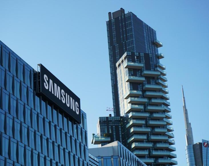 Samsung будет наращивать передачу производства смартфонов на аутсорс в Китай
