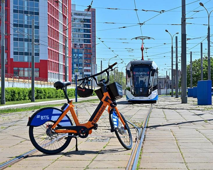 Целый букет новых возможностей оплаты московского транспорта: виртуальная «Тройка», пополнение прямо на турникетах и биометрия на МЦД